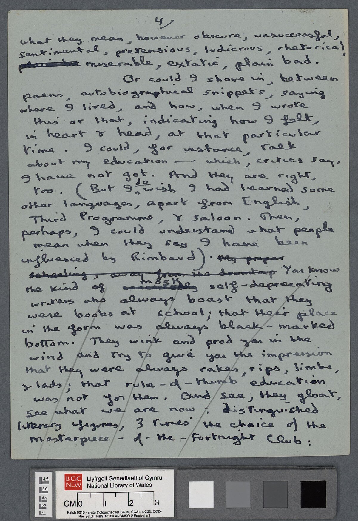 Pedwerydd tudalen drafft, yn cynnwys nifer o newidiadau, o gyflwyniad i ddarlleniad barddoniaeth gan Dylan Thomas.
