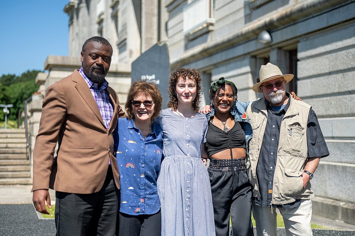 Mfikela Jean Samuel, Marian Gwyn, Esyllt Angharad Lewis, Jasmine Violet ac Iwan Bala