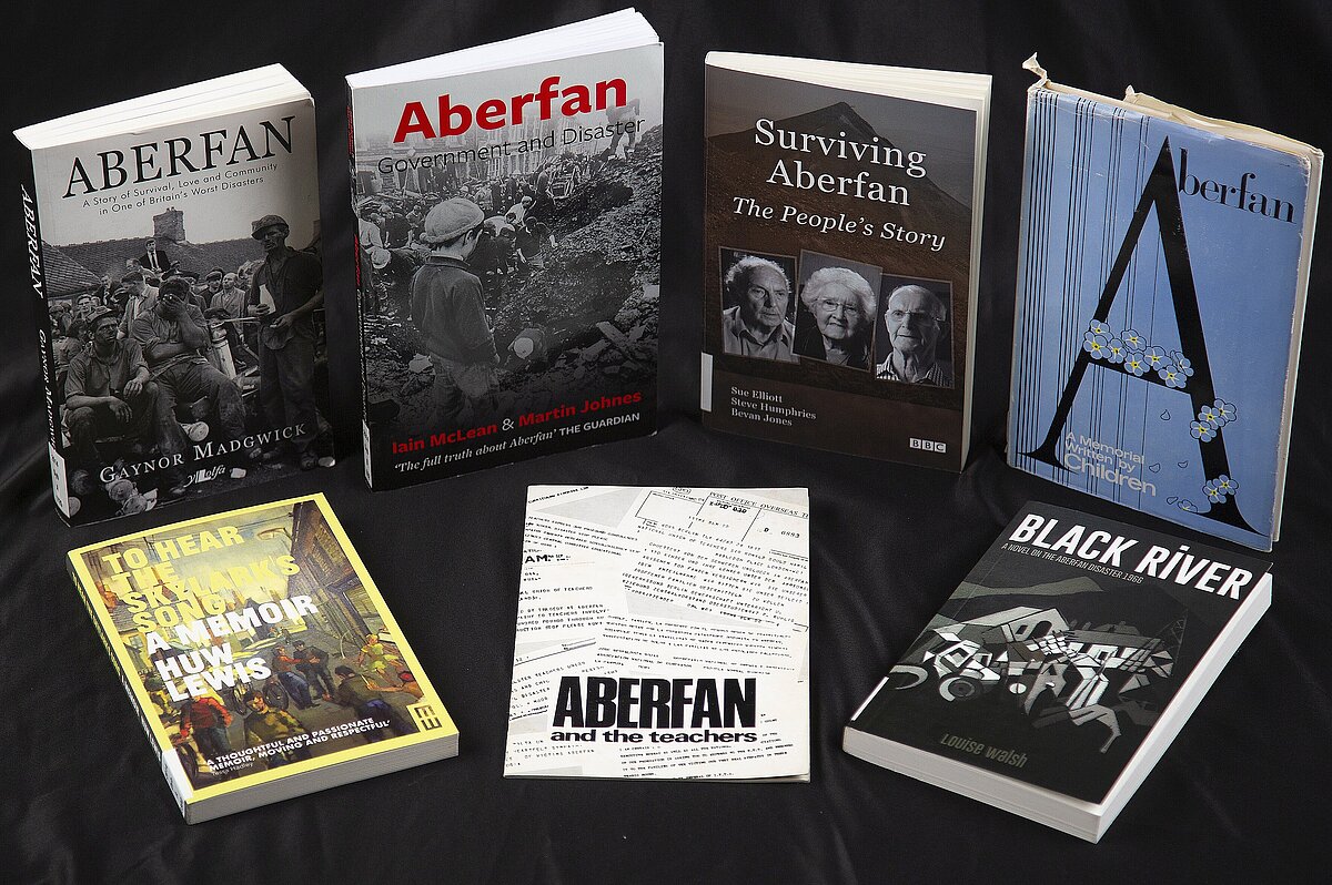 [Translate to Cymraeg:] Saith llyfr yn canolbwyntio ar Drychineb Aberfan