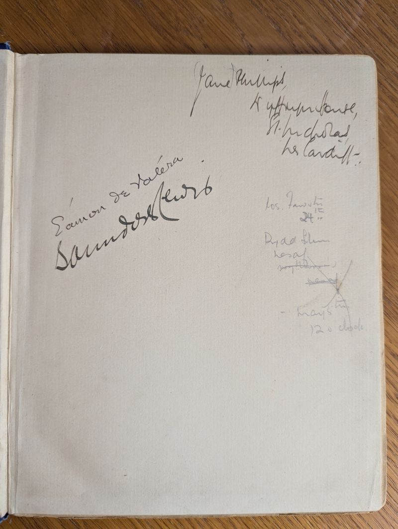 Delwedd o gopi personol Siân Phillips o'r ddrama 'Blodeuwedd' gan Saunders Lewis Delwedd o gopi personol Siân Phillips o'r ddrama 'Blodeuwedd' gan Saunders Lewis